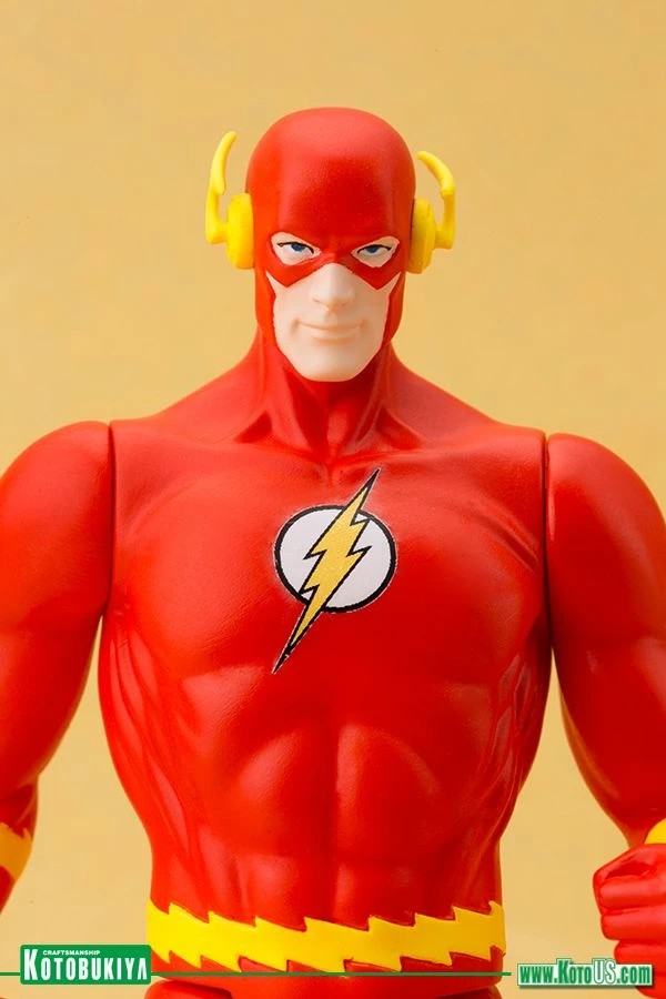 DC UNIVERSE THE FLASH CLASSIC COSTUME ARTFX+ - Image 4