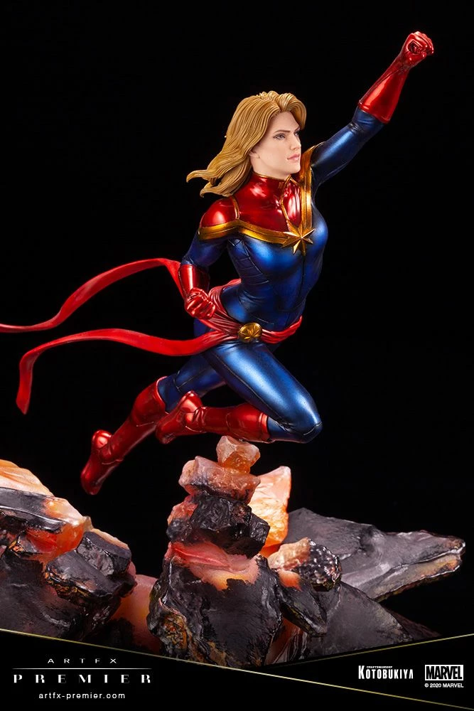 MARVEL UNIVERSE CAPTAIN MARVEL ARTFX PREMIER - Image 9