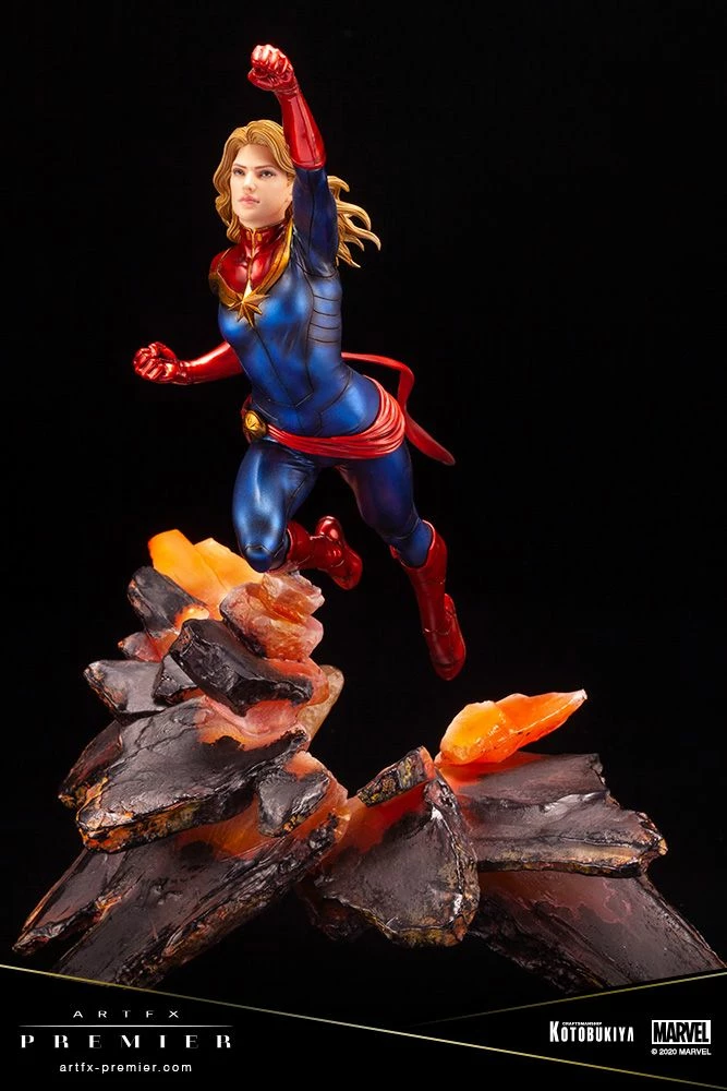 MARVEL UNIVERSE CAPTAIN MARVEL ARTFX PREMIER - Image 14