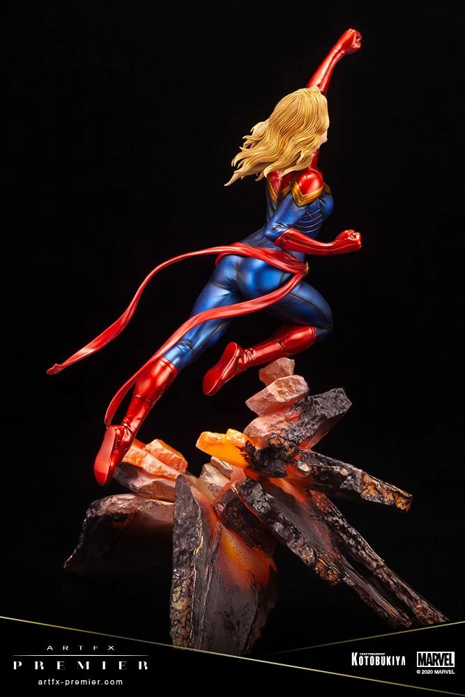 MARVEL UNIVERSE CAPTAIN MARVEL ARTFX PREMIER - Image 10