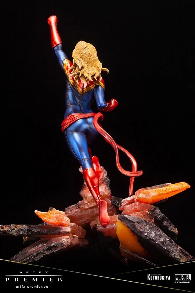 MARVEL UNIVERSE CAPTAIN MARVEL ARTFX PREMIER - Image 6