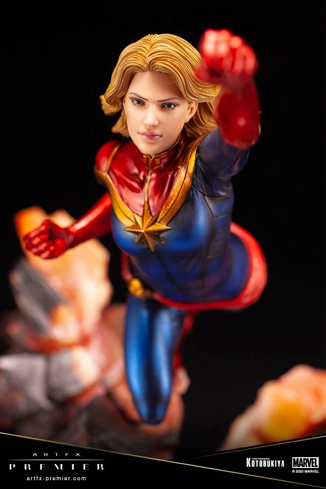 MARVEL UNIVERSE CAPTAIN MARVEL ARTFX PREMIER - Image 3