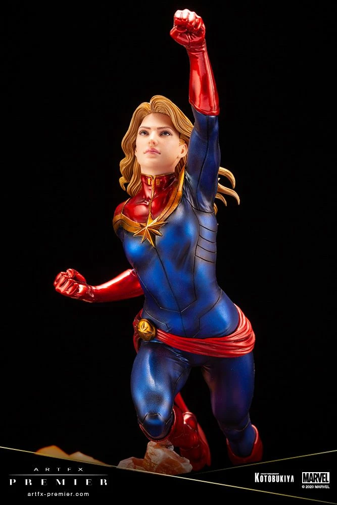MARVEL UNIVERSE CAPTAIN MARVEL ARTFX PREMIER