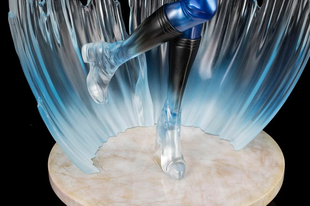 MARVEL INVISIBLE WOMAN ULTIMATE BISHOUJO STATUE - Image 7