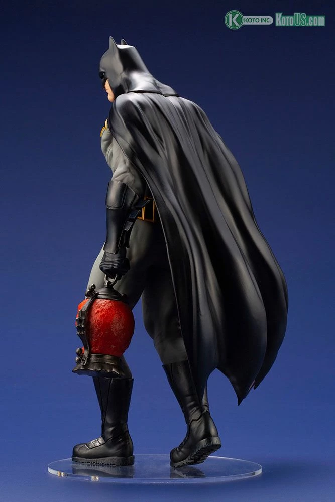 BATMAN: LAST KNIGHT ON EARTH BATMAN ARTFX STATUE - Image 4